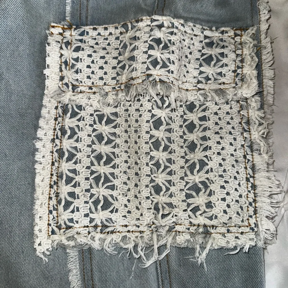 POL Women's Light Blue Jeans with Lace crochet Detail Rebel Joggers Sz S - Picture 11 of 11